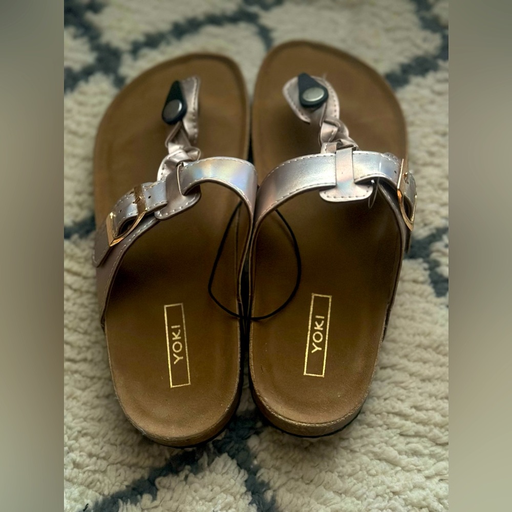 Yoki Slides Champagne
